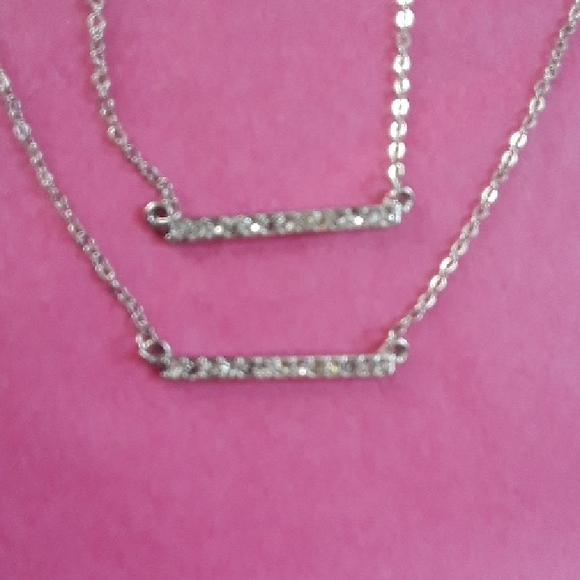 Elegant Silver Necklace with Crystal Accents - Picture 7 of 8